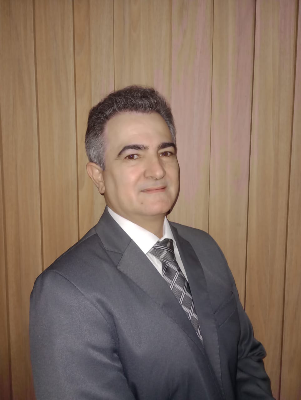 Dr. Franley Rezende Leão